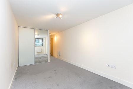 41 Millharbour, South Quay - Photo 3