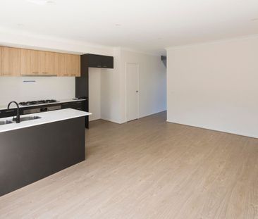 Brand new beautifully presented town home built with high quality f... - Photo 5