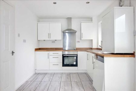 3 bedroom terraced house to rent - Photo 5