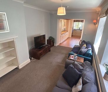 6 Bed House Room 1 - Photo 1