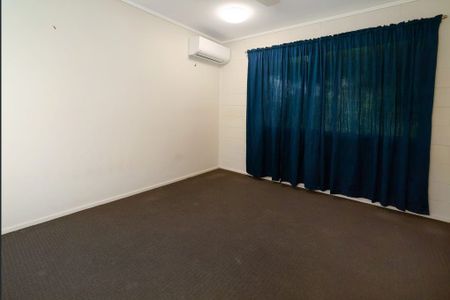 33 Merryl Street, Rasmussen QLD 4815 - House For Rent | Domain - Photo 4
