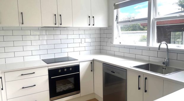 Freshly renovated three-bedroom bungalow in sought-after Mt Eden - Photo 1