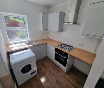3 bedroom terraced house to rent - Photo 6