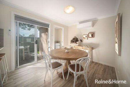 Central Convenience & Easy Living - Photo 2