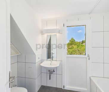 Frisch renovierte 4.5-Wohnung mit grosser Terrasse an ruhiger Wohnl... - Foto 2