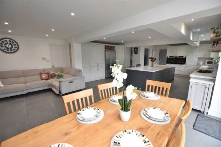 CM11, Norsey Road, Billericay - Photo 4