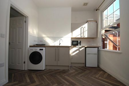 Studio to rent - Photo 5