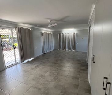 Modern Unit - Photo 3