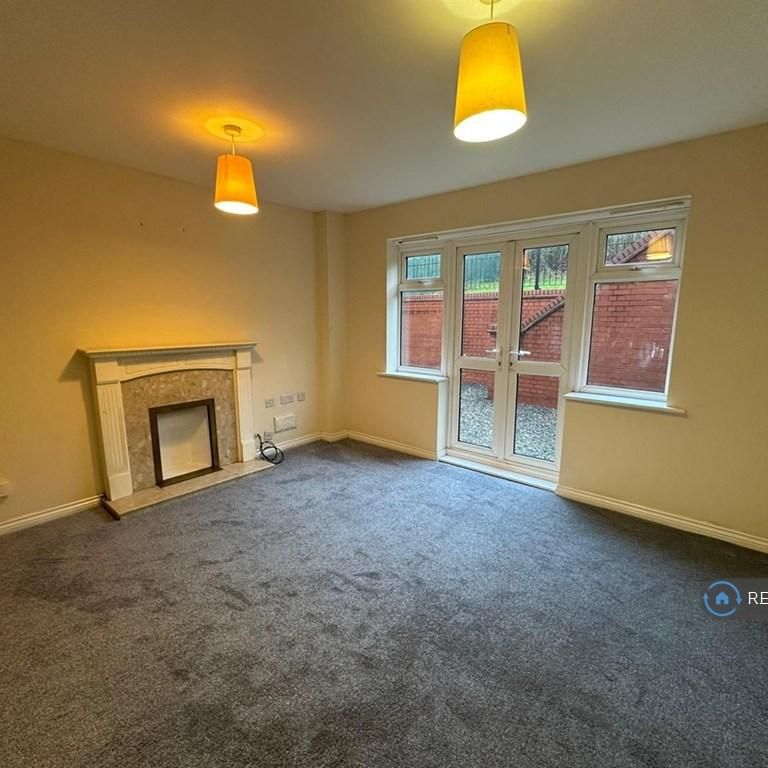 2 bedroom end of terrace house to rent - Photo 1