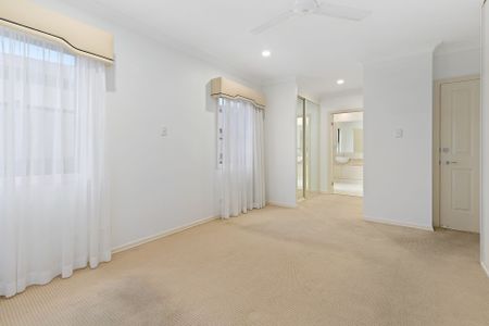 532 Oyster Cove Promenade, Helensvale. - Photo 4