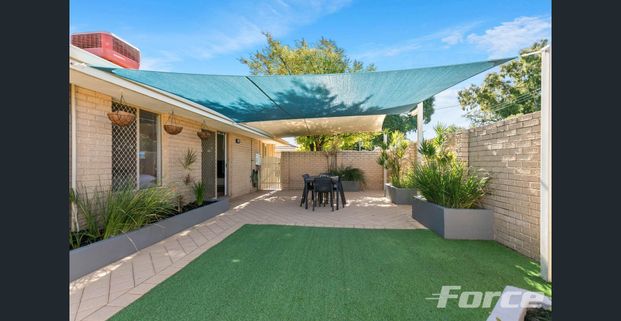 A Parkside Pleasure! - Photo 1