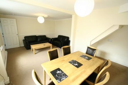 5 Bed - **bills Inclusive** Duke Street, Sunderland - Photo 3