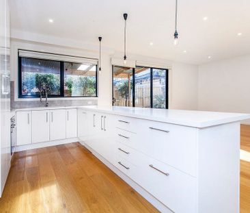 MODERN LIVING AT ITS BEST! - Photo 4