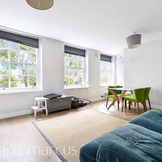 Vicarage Crescent, London - Photo 1