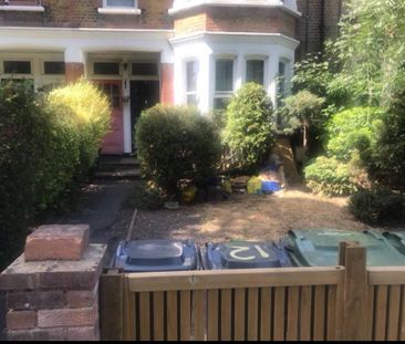 Room in a Shared Flat, Mount Nod Road, SW16 - Photo 1