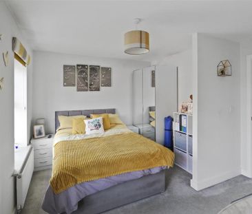 2 bedroom semi-detached house to rent - Photo 4