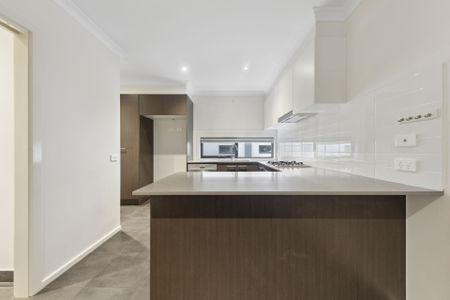 7/1 Village Way Pakenham VIC - Photo 2