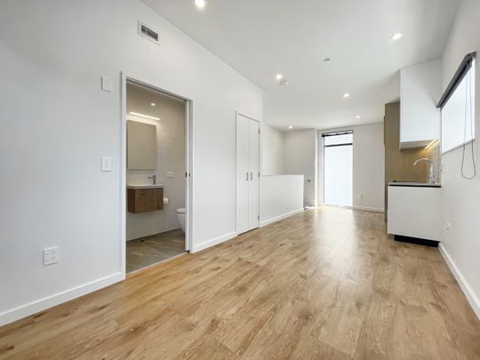 The Paddington - Photo 1