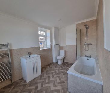 4 bedroom end of terrace house to rent - Photo 6