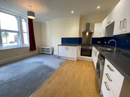2 bed apartment to rent in Northumberland Place, Teignmouth, TQ14 - Photo 2