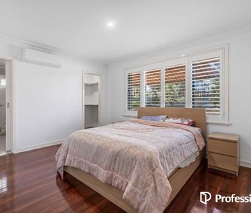 Stylish 3x2 Home in Morley! - Photo 5