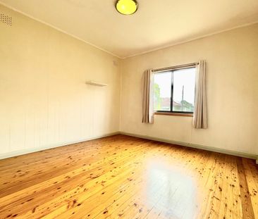 Low-maintenance family living - Photo 3