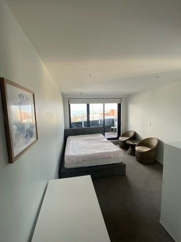 1 Bedroom 1 Bathroom (Furnished Studio Apartment) - Photo 2