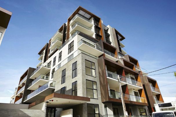 Modern Inner-City Living in the Heart of Richmond - Photo 1