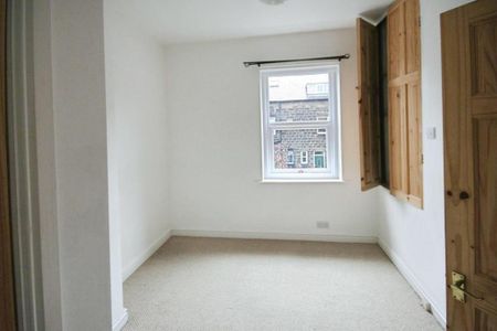 3 bedroom terraced house to rent - Photo 4