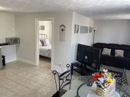 For Lease - 26 Whiting Avenue Unit# Upper, Oshawa, Ontario - Photo 2