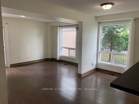 For Lease - 4 Juliana Square, Brampton, Ontario - Photo 2