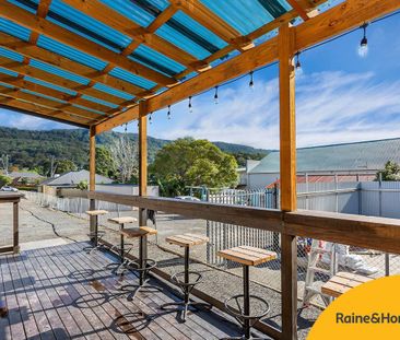 Spacious Family Home In Prime Location! - Photo 6