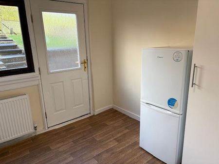 2 bedroom terraced house to rent - Photo 3