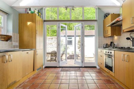 2 bedroom semi-detached house to rent - Photo 3