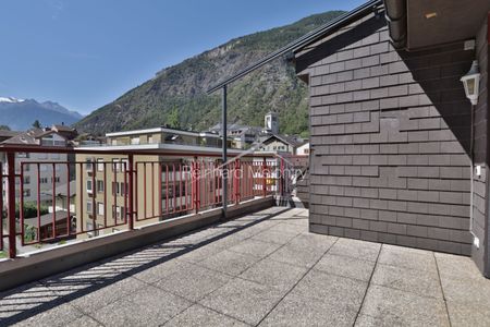 3.5 room attic apartment for rent in the center of Visp - Photo 4