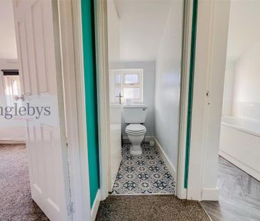 3 bedroom terraced house to rent - Photo 5