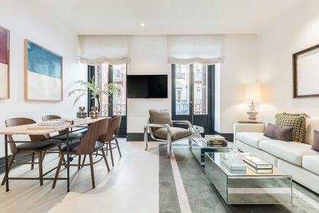 Calle de Apodaca, Madrid, Community of Madrid 28004 - Foto 2