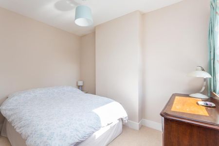 2 bedroom end of terrace house to rent - Photo 4