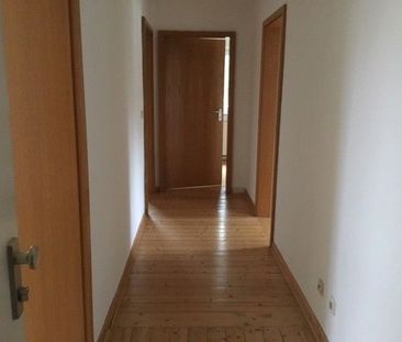 Wohnung mit Charme - günstige 2-Zimmer-Wohnung im Dachgeschoss - Photo 4