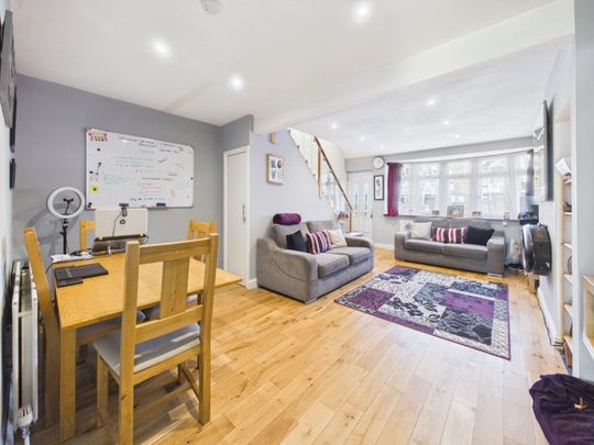 Durham Road, Feltham,TW14 - Photo 1