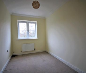 3 bedroom link detached house to rent - Photo 3