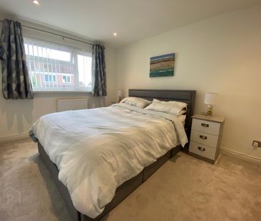 66 Woodview Crescent, Lisburn, BT28 1LF - Photo 3