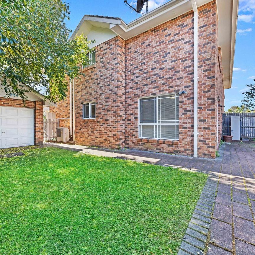 Short Walk to Cherrybrook Metro Station - Photo 1