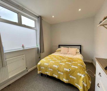 Spacious Bed House // Jul, LN5 - Photo 6