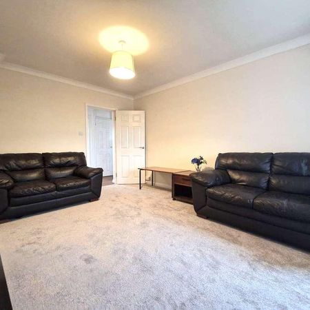 Spring Park, Holmlea Walk, Datchet, SL3 - Photo 3