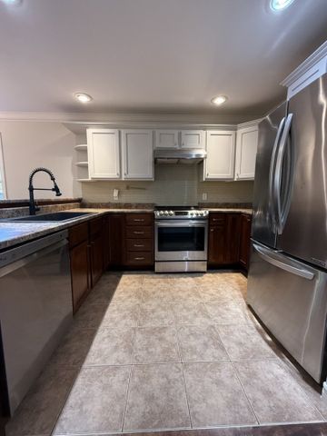 Outrigger Crescent, Halifax 25-128 - Photo 4