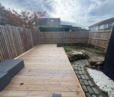 Wheatear Drive, Petersfield, Hampshire, GU31 - Photo 6