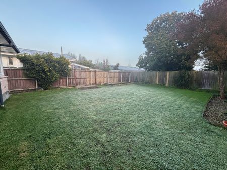 10 Waiau Street, Cracroft - Photo 2