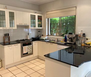 MODERN LOW MAINTENANCE HOME - Photo 5