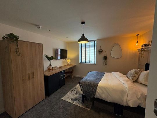 1 bedroom in a house share to rent - Photo 1